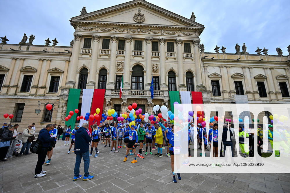 IPA90160975 - The Pacer of the Venice Marathon during the 40th Venice Marathon in 2026, a marathon race in Venice, Italy, on October 25, 2026