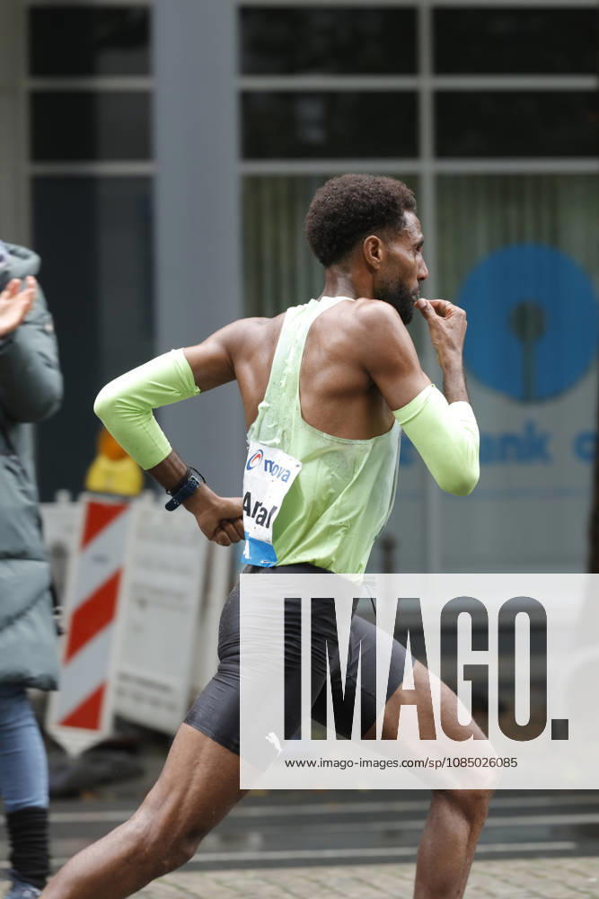 Track and Field 43 Mainova Frankfurt Marathon: Second place here for European champion and World Championship silver medalist Amanal Petros Hannover 96 Frankfurt Main Hesse Germany