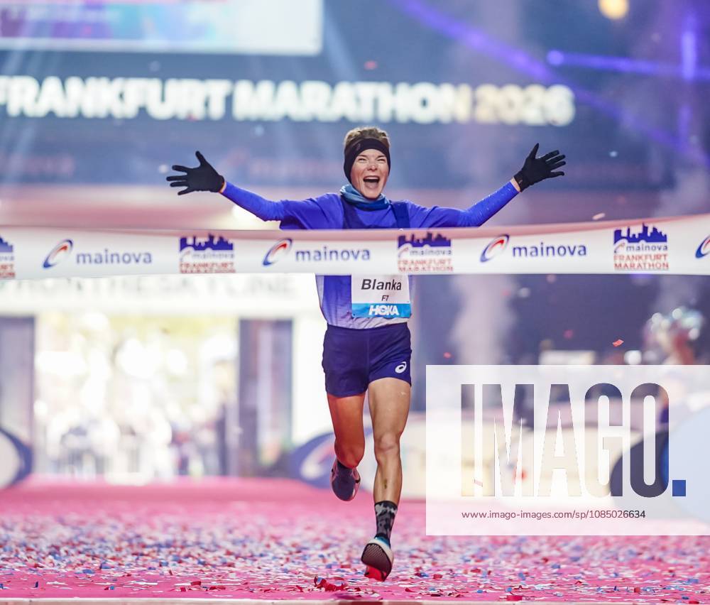 Sensational Debut: Blanka Dörfel Finishes Second at the Mainova Frankfurt Marathon, October 25, 2026. Spectacular Marathon Debut: Despite rain and wind, 24-year-old Blanka Dörfel of SCC Berlin and Berlin Athletics CC ran a sensational time of 2:20:46 at the Mainova Frankfurt Marathon second place. This instantly makes her the second-fastest German female runner and the eighth-fastest European female of all time over the marathon distance. Frankfurt Festhalle, Hesse, Germany JRW02199