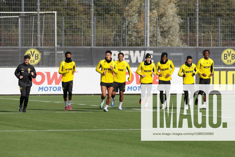 Soccer, Bundesliga 1, Borussia Dortmund Training: Jobe Bellingham, Filippo Mane, Maximilian Beier, Carney Chukwuemeka, Ethan Nwaneri, Joane Gadou, Borussia Dortmund, Dortmund