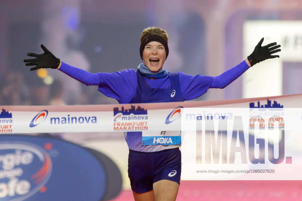Mainova Frankfurt Marathon 2026: Blanka Dörfel of Germany crosses the finish line as the runner-up in the women s division at the Mainova Frankfurt Marathon on October 25, 2026, in Frankfurt am Main, Hesse, Germany; Festhalle, race course