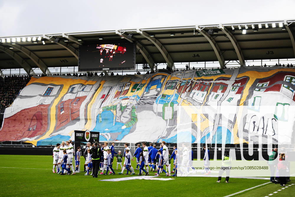 BORAS, SWEDEN 20261025 The starting lineups take the field during Sunday s Allsvenskan soccer match between GAIS and IFK Göteborg at Gamla Ullevi BORAS SWEDEN