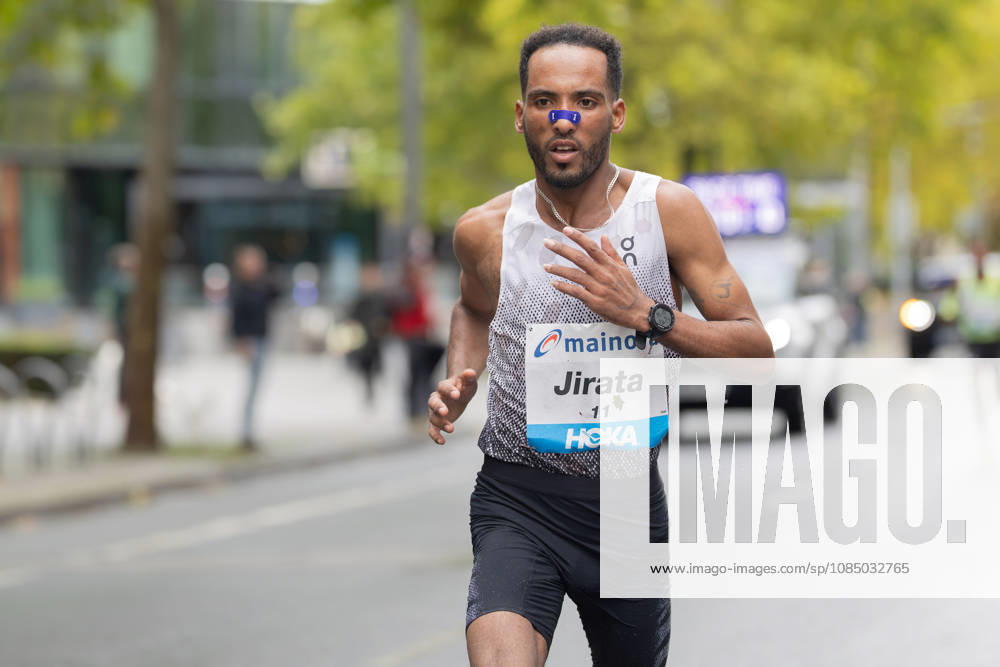 Mainova Frankfurt Marathon 2026: Jirata Denki of Ethiopia took the lead at around the 38-kilometer mark. Mainova Frankfurt Marathon on October 25, 2026, in Frankfurt am Main, Frankfurt am Main, Hesse, Germany; Festhalle, race course