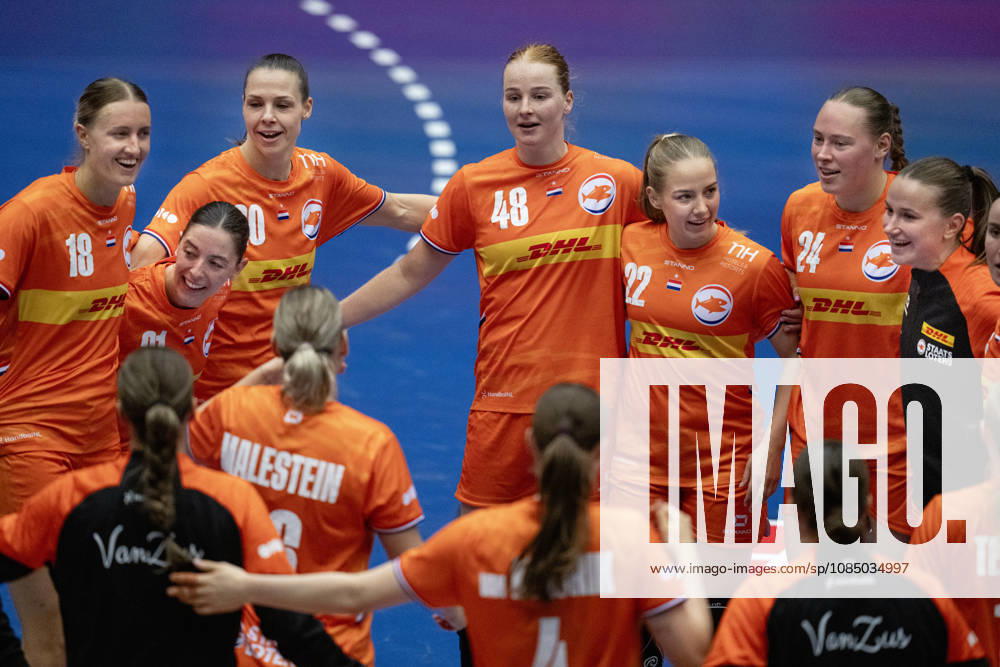 Golden League Women s Handball: Netherlands vs. Germany. Kelly Dulfer, Dione Housheer, Zoë Sprengers, and Romée Maarschalkerweerd of the Netherlands after the Golden League match between the Netherlands and Germany at SJF Bank Arena in Odense on Sunday, October 25, 2026. Photo by Liselotte Sabroe, Ritzau Scanpix, Odense, Denmark