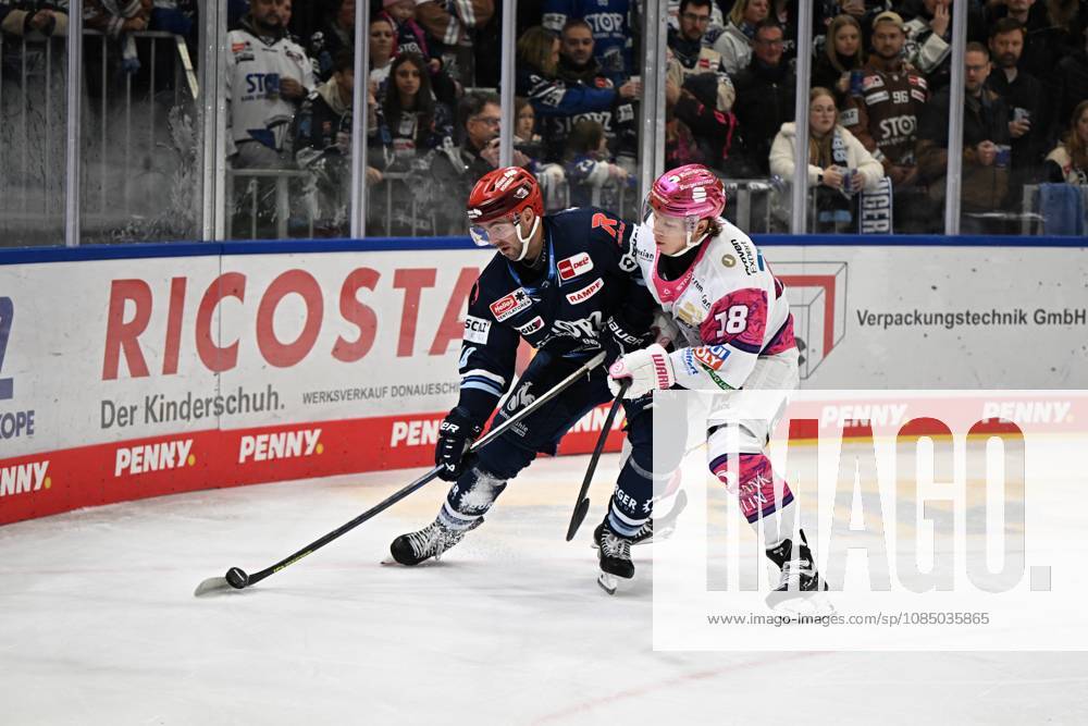 From left to right: Eric Cornel, Schwenninger Wild Wings 18; Jonas Müller, Eisbären Berlin 18; Schwenninger Wild Wings vs. Eisbären Berlin, DEL, Regular Season, Matchday 12, 2026–2027 Season, October 25, 2026 Schwenninger Wild Wings vs. Eisbaeren Berlin, DEL, Regular Season, Matchday 12, 2026–2027 Season, October 25, 2026 Schwenningen