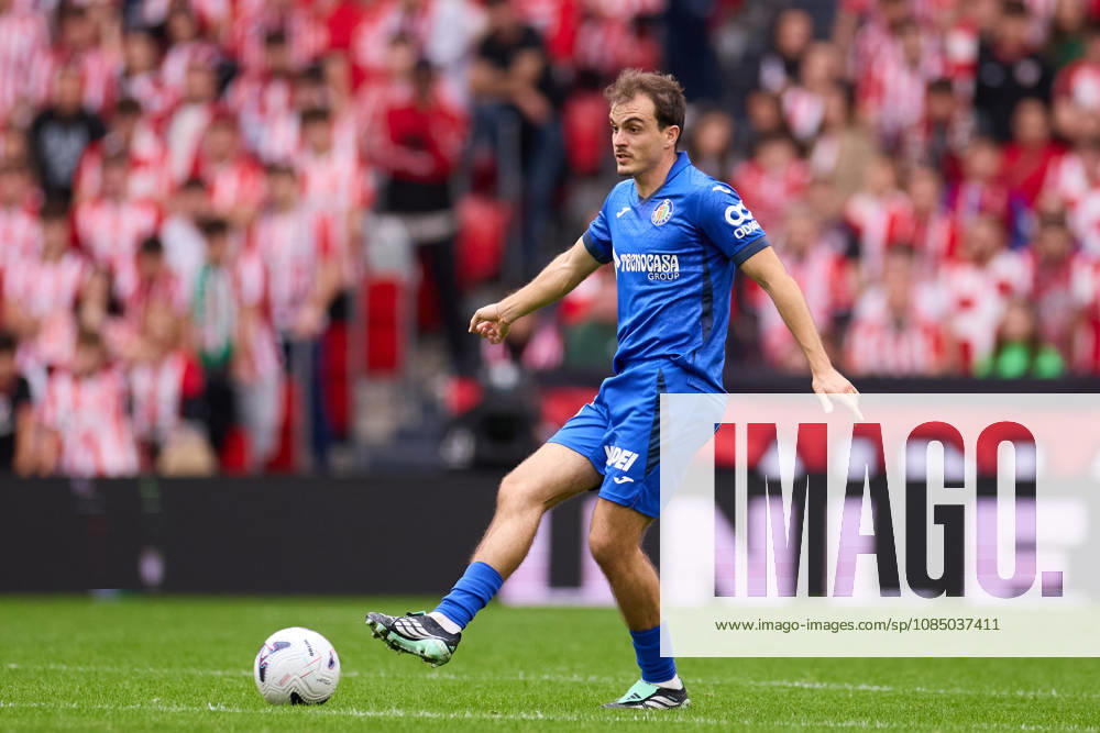 Francho Serrano of Getafe CF in action during the LaLiga EA Sports match between Athletic Club and Getafe CF at San Mames on October 25, 2026, in Bilbao, Spain. Athletic Club V Getafe CF - LaLiga EA Sports - ZUMAa181 20261025_zaa_a181_032