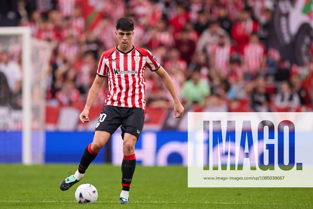 Alejandro Rego of Athletic Club in action during the LaLiga EA Sports match between Athletic Club and Getafe CF at San Mames on October 25, 2026, in Bilbao, Spain. Athletic Club V Getafe CF - LaLiga EA Sports - ZUMAa181 20261025_zaa_a181_050