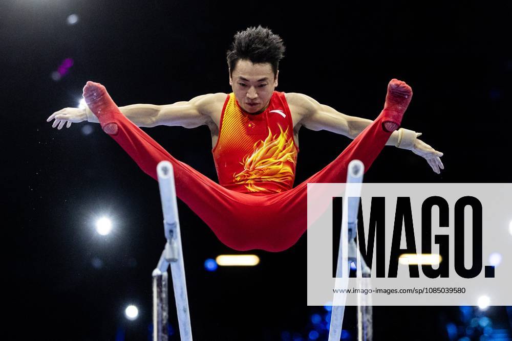 ROTTERDAM - Jingyuan Zou (CHN) during the parallel bars apparatus final at the World Gymnastics Championships in Rotterdam Ahoy. IRIS VAN DEN BROEK ANP ANPxSportx IVx 573614361 originalFilename: 573614361