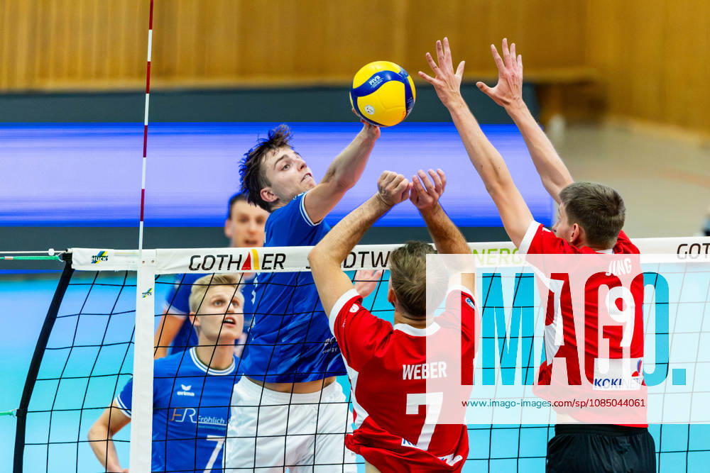 GER, Volleyball, Men, Season 26–27, ZOI DVV Cup, Qualifying Round, Blue Volleys Gotha vs. TuS Kriftel, Ben Bierwisch (Blue Volleys Gotha), 13; Jannik Weber (TuS Kriftel); Hendrik Jung (TuS Kriftel), 99867 Gotha, Ernesti Sports Complex, Thuringia, Germany