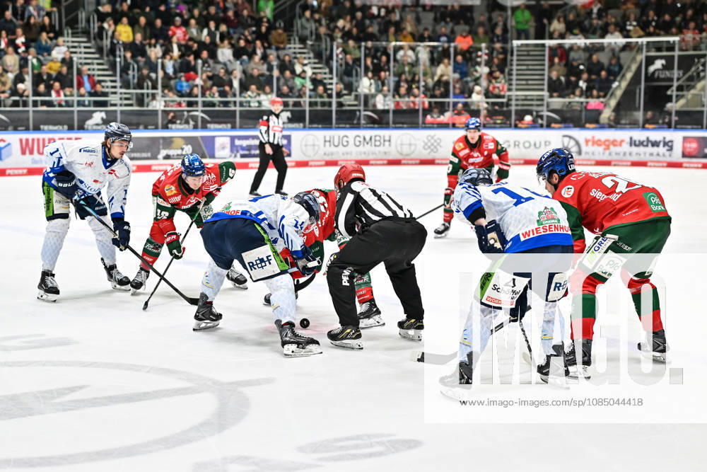 Penny DEL: Augsburger Panther vs. Straubing Tigers, October 25, 2026, AUGSBURG, GERMANY OCTOBER 25 The photo shows a faceoff in the neutral zone during the Penny DEL game between the Augsburg Panthers and the Straubing Tigers on Matchday 12 at Curt Frenzel Stadium
