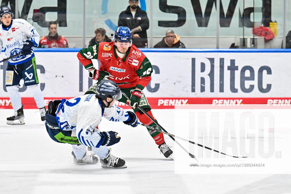 Penny DEL: Augsburger Panther vs. Straubing Tigers, October 25, 2026, AUGSBURG, GERMANY, OCTOBER 25: Joseph DUSZAK of the Straubing Tigers (No. 12) and Alexander BLANK of the Augsburger Panther (No. 26) face off during the Penny DEL match between the Augsburger Panther and the Straubing Tigers on Matchday 12 at Curt Frenzel Stadium