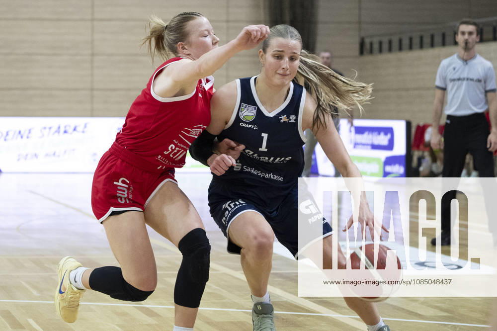 Toyota DBBL 2026–2027: HalFit Lions vs. Herner TC, Halle an der Saale, Germany, October 25, 2026. Pictured, from left, in a head-to-head battle: Haleigh Marie Timmer (Herne) and Lee Volker (Halle an der Saale), at the swh Arena in Saxony-Anhalt, Germany.