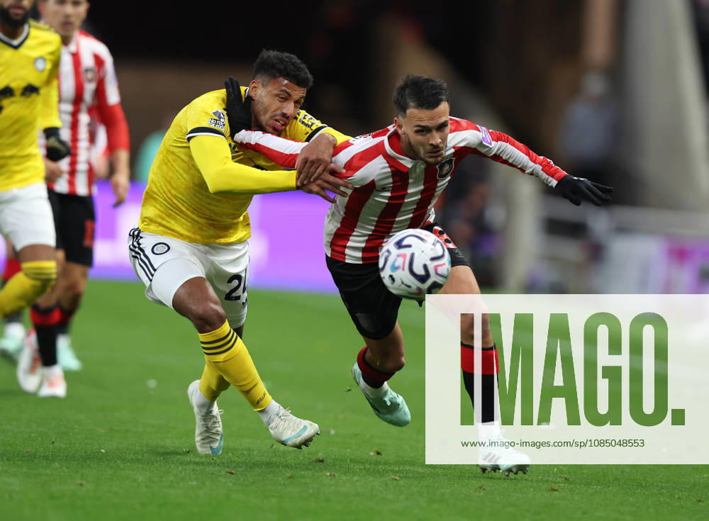Sunderland, England, 25th October 2026. Enzo Le Fee (R) of Sunderland in action with James Justin of Leeds United during the Sunderland vs Leeds United Premier League match at the Stadium of Light, Sunderland. Picture credit should read: Nigel Roddis Sportimage . SPI_011_NR_SUND_LEED SPI-5102-0010