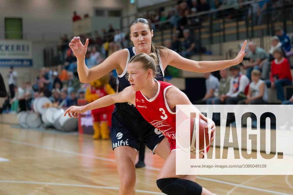 Alexia Allesch (Lions), 0; Sofie Fuglsang Olsen (HTC), 3; Halfit Lions vs. Herner TC, Women s Basketball, 1st Bundesliga, DBBL, Matchday 4 of the 2026–27 season, October 25, 2026, Halle, SWH Arena, Saxony-Anhalt, Germany
