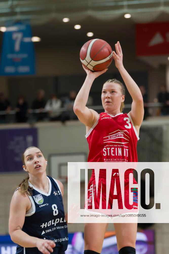 Anna Suckstorff (Lions), 8, Sofie Fuglsang Olsen (HTC), 3, Halfit Lions vs. Herner TC, Women s Basketball, 1st Bundesliga, DBBL, Matchday 4 of the 2026–27 season, October 25, 2026, SWH Arena, Halle, Saxony-Anhalt, Germany