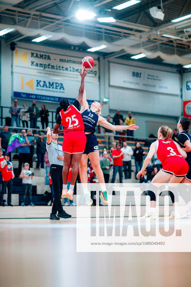 BB 1BL Halfit Lions vs. Herner TC Tip-off: Marcavia, Keirra, Jashun Sanders, Shavers, Herner TC, Marta Miscenko of the Halfit Lions during the 2026–2027 season in the DBBL Toyota Women’s Basketball Bundesliga between the Halfit Lions and Herner TC at the SWH Arena on October 25, 2026, in Halle (Saale), Saxony-Anhalt, Germany
