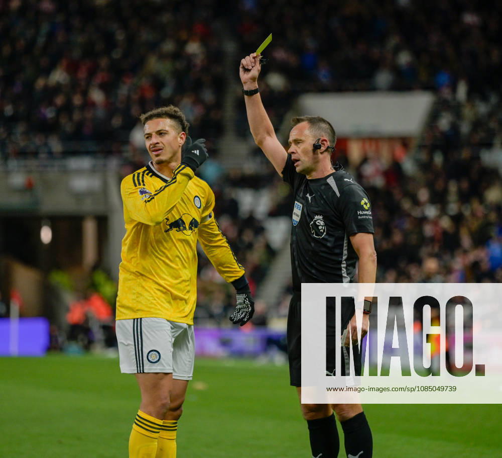 Sunderland v Leeds United, Premier League, Football, Stadium Of Light, Sunderland UK - 25 Oct 2026 Ethan Ampadu of Leeds United BOOKED - YELLOW CARD Sunderland Stadium Of Light Tyne and Wear UK, UK NEWSPAPERS OUT