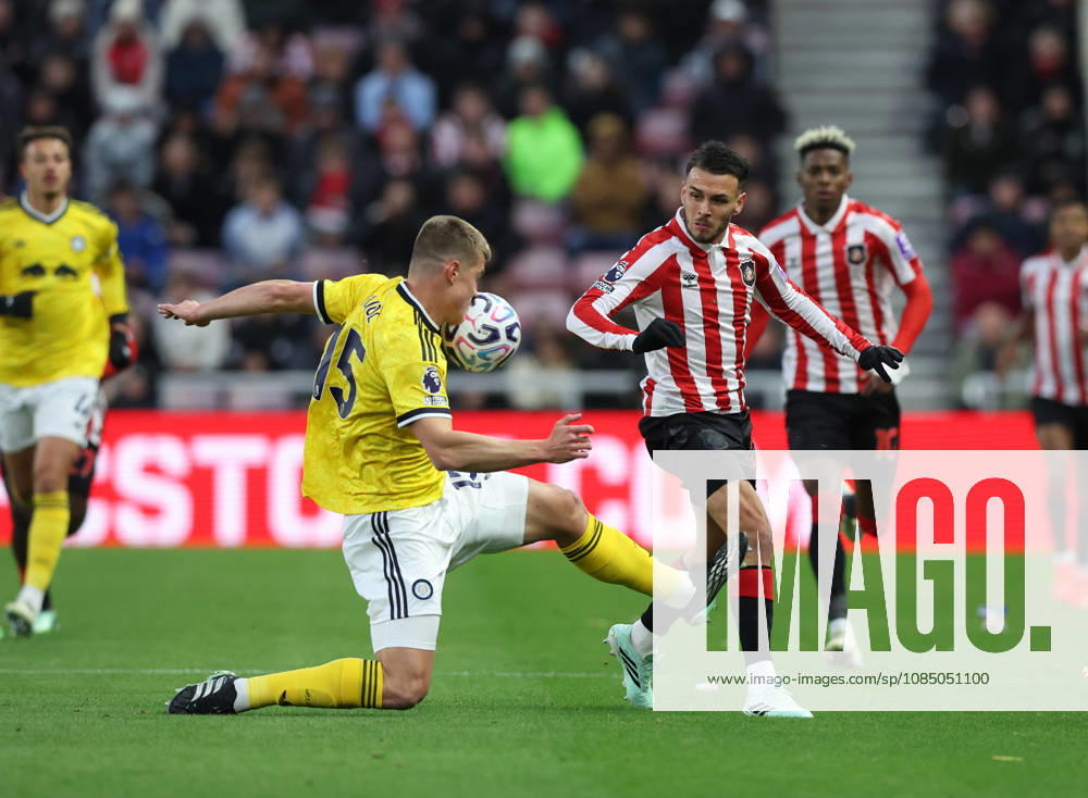 Sunderland, England, 25th October 2026. Enzo Le Fee (R) of Sunderland in action with Jaka Bijol of Leeds United during the Sunderland vs Leeds United Premier League match at the Stadium of Light, Sunderland. Picture credit should read: Nigel Roddis Sportimage . SPI_015_NR_SUND_LEED SPI-5102-0015
