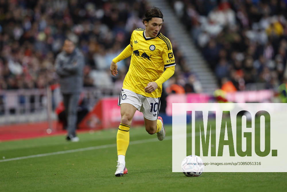 Sunderland v Leeds United, Premier League Harry Wilson of Leeds United controls play during the Sunderland v Leeds United Premier League match at the Stadium of Light, Sunderland, England on 25 October 2026 Credit: Craig Cowan Every Second Media Editorial use only. All images are copyright Every Second Media Limited. No images may be reproduced without prior permission. All rights reserved. Premier League and Football League images are subject to licensing agreements with Football DataCo Limited. see https: www.football-dataco.com