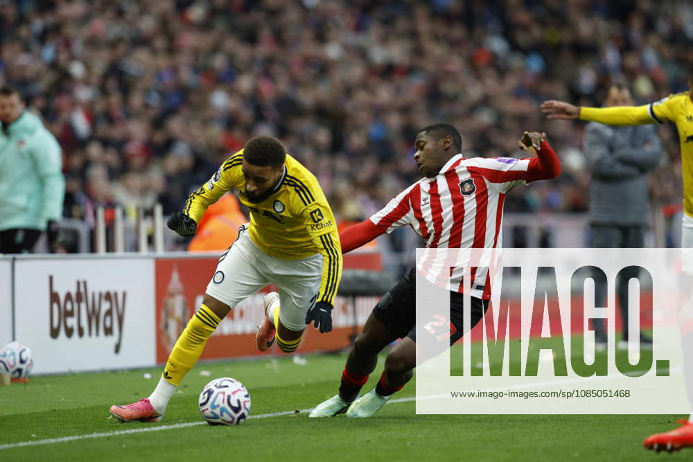 Sunderland v Leeds United, Premier League Jayden Bogle of Leeds United beats Noah Sadiki of Sunderland during the Sunderland v Leeds United Premier League match at the Stadium of Light, Sunderland, England on 25 October 2026 Credit: Craig Cowan Every Second Media Editorial use only. All images are copyright Every Second Media Limited. No images may be reproduced without prior permission. All rights reserved. Premier League and Football League images are subject to licensing agreements with Football DataCo Limited. see https: www.football-dataco.com