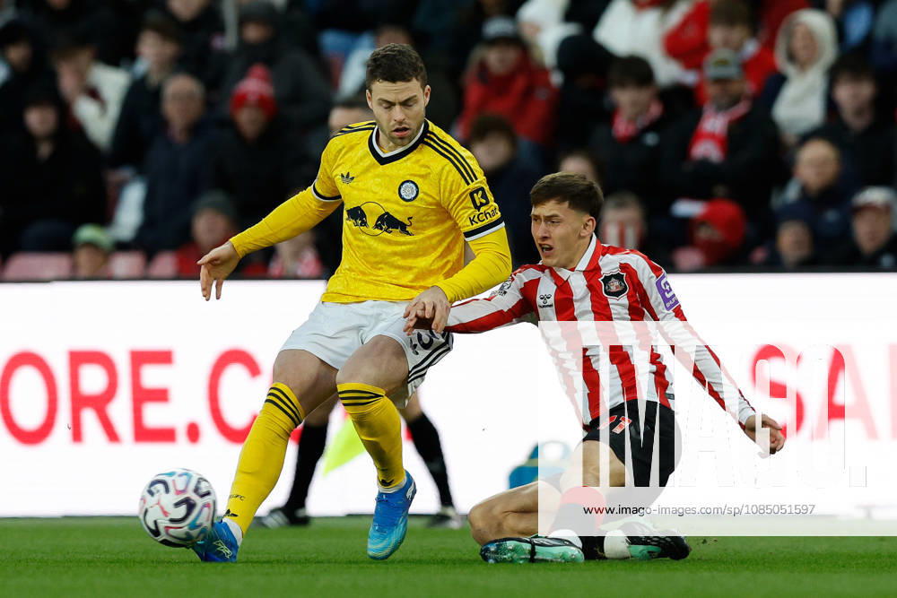 Sunderland v Leeds United, Premier League Gabriel Gudmundsson of Leeds United battles with Chris Rigg of Sunderland during the Sunderland v Leeds United Premier League match at the Stadium of Light, Sunderland, England on 25 October 2026 Credit: Craig Cowan Every Second Media Editorial use only. All images are copyright Every Second Media Limited. No images may be reproduced without prior permission. All rights reserved. Premier League and Football League images are subject to licensing agreements with Football DataCo Limited. see https: www.football-dataco.com