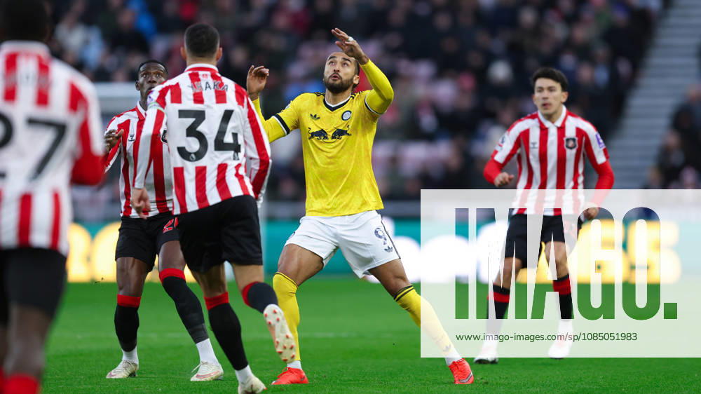 Sunderland v Leeds United, Premier League Leeds United forward Dominic Calvert-Lewin (9) during the Premier League match between Sunderland and Leeds United at the Stadium Of Light, Sunderland, UK on 25 October 2026. Editorial use only DataCo restrictions apply See www.football-dataco.com ,