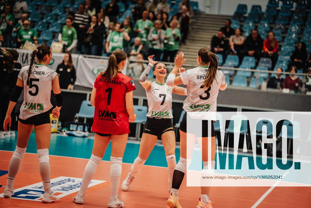 Women s Volleyball, 2026–2027 Season, DEKRA 1 Volleyball Bundesliga: ETV Hamburger Volksbank Volleys vs. USC Münster, October 25, 2026, Elena Kömmling 7; USC Münster enters the arena, Hamburg CU Arena, Hamburg, Germany