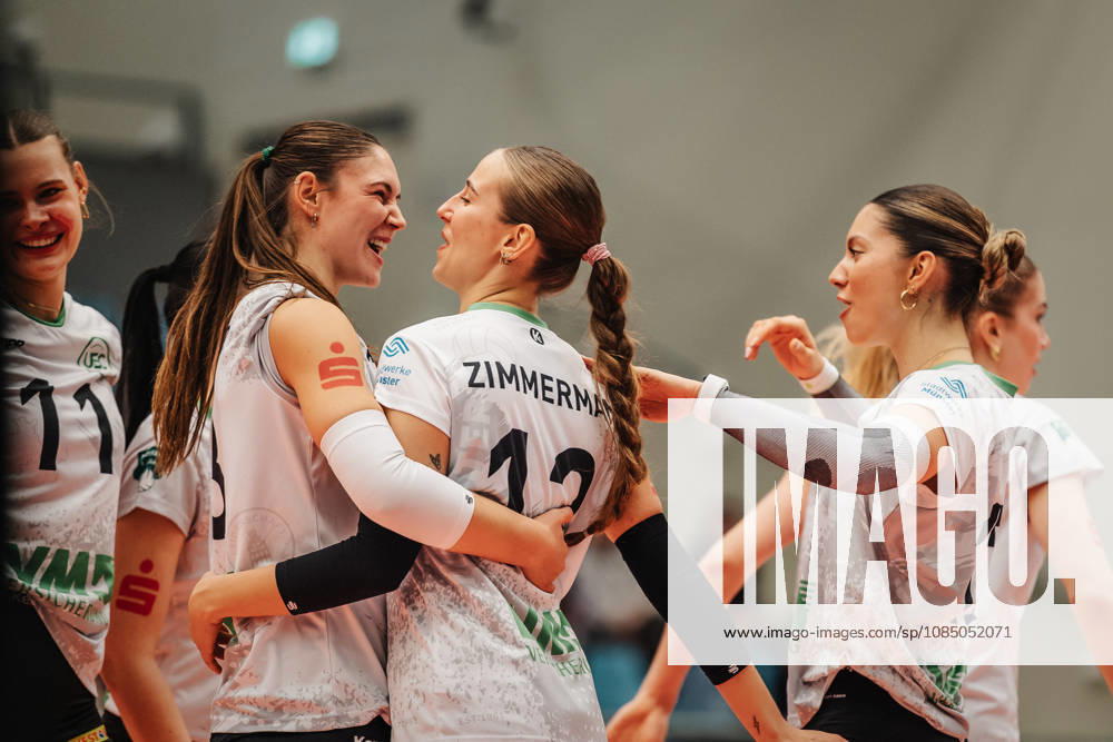 Women s Volleyball Season 2026–2027 DEKRA 1 Volleyball Bundesliga ETV Hamburger Volksbank Volleys vs. USC Münster, October 25, 2026; Celebration in Münster (from left): Esther Spöler 3, USC Münster and Isabel Zimmerman 12, USC Münster; Hamburg CU Arena, Hamburg, Germany
