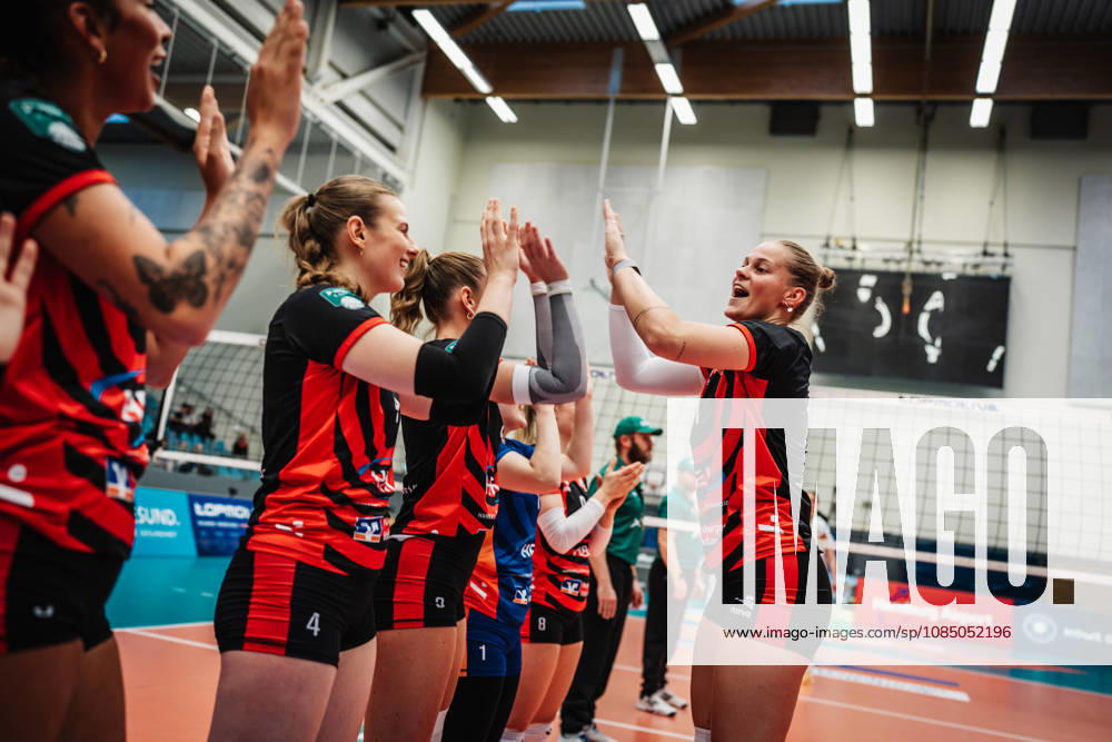Women s Volleyball, 2026–2027 Season, DEKRA 1 Volleyball Bundesliga: ETV Hamburger Volksbank Volleys vs. USC Münster, October 25, 2026; Svea Frobel 11; ETV Hamburger Volksbank Volleys enters the arena; Hamburg CU Arena, Hamburg, Germany