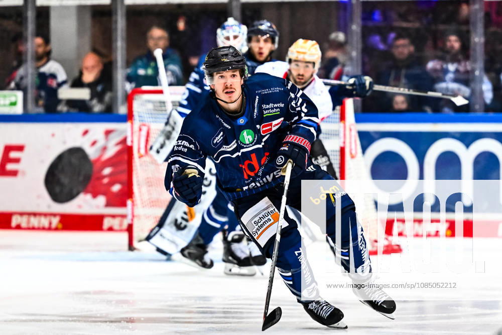 Tyler Boland, Iserlohn Roosters, 10, GER, Iserlohn Roosters vs. Nuremberg Ice Tigers, Ice Hockey, Penny DEL, Matchday 12, 2026–2027 Season, October 25, 2026, GER, Iserlohn Roosters vs. Nuremberg Ice Tigers, Ice Hockey, Penny DEL, Matchday 12, 2026–2027 Season, October 25, 2026, Iserlohn