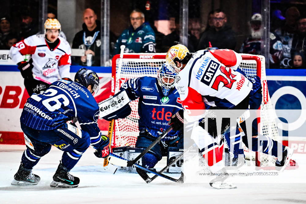 Jackson Cates, Nuremberg Ice Tigers, 26; Hendrik Hane, Iserlohn Roosters, 32; Dennis Lobach, Iserlohn Roosters, 26, GER, Iserlohn Roosters vs. Nuremberg Ice Tigers, Ice Hockey, Penny DEL, Matchday 12, 2026–2027 Season, October 25, 2026, GER, Iserlohn Roosters vs. Nuremberg Ice Tigers, Ice Hockey, Penny DEL, Matchday 12, 2026–2027 Season, October 25, 2026, Iserlohn