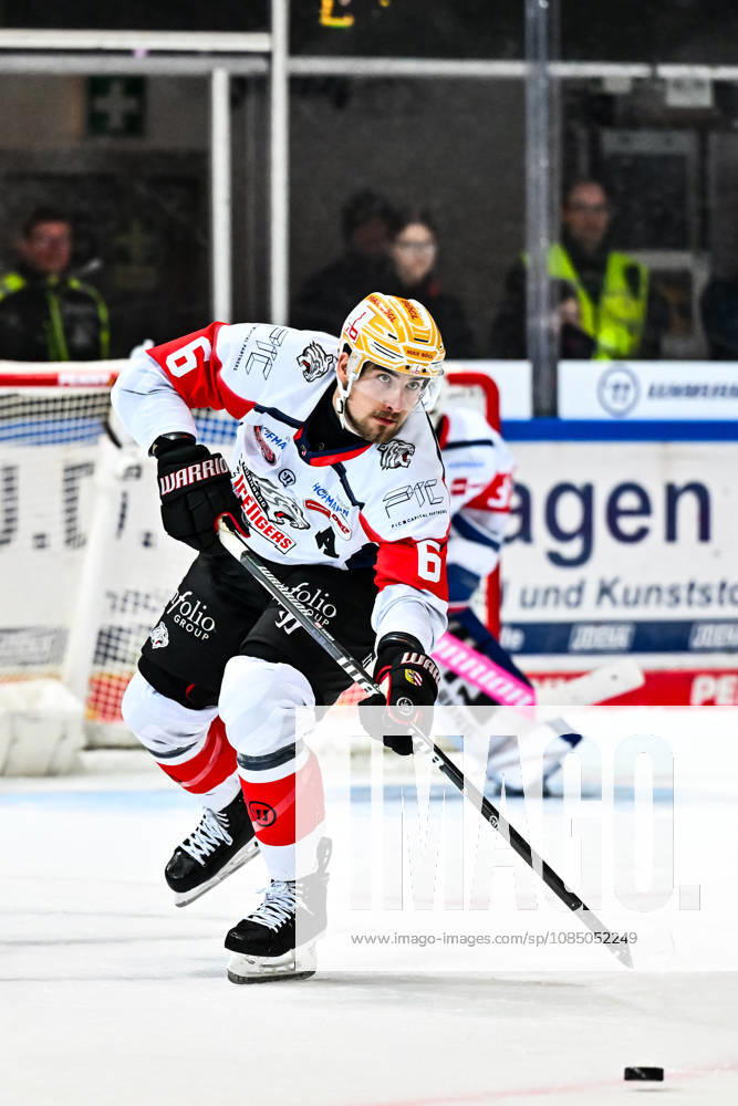 Julius Karrer, Nuremberg Ice Tigers, 6, GER, Iserlohn Roosters vs. Nuremberg Ice Tigers, Ice Hockey, Penny DEL, Matchday 12, 2026–2027 Season, October 25, 2026, GER, Iserlohn Roosters vs. Nuremberg Ice Tigers, Ice Hockey, Penny DEL, Matchday 12, 2026–2027 Season, October 25, 2026, Iserlohn