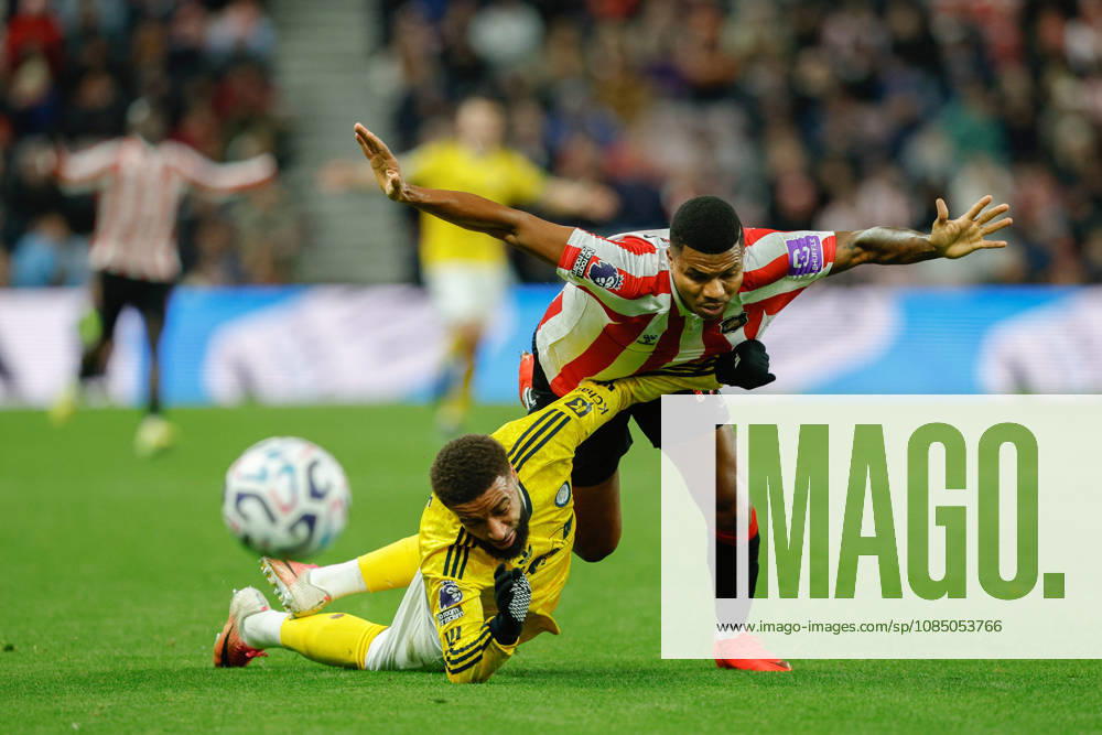 Sunderland v Leeds United, Premier League Reinildo Mandava of Sunderland fouls Jayden Bogle of Leeds United during the Sunderland v Leeds United Premier League match at the Stadium of Light, Sunderland, England on 25 October 2026 Credit: Craig Cowan Every Second Media Editorial use only. All images are copyright Every Second Media Limited. No images may be reproduced without prior permission. All rights reserved. Premier League and Football League images are subject to licensing agreements with Football DataCo Limited. see https: www.football-dataco.com