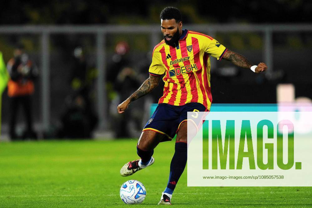 US Lecce s Centre-back Jamil Siebert (5 US Lecce) in action during the Serie A Enilive matchday 8 match between US Lecce and Juventus FC at the Stadio Via del Mare in Lecce, Italy, Sunday, October 25, 2026. (Credit Image: Giovanni Evangelista LaPresse)
