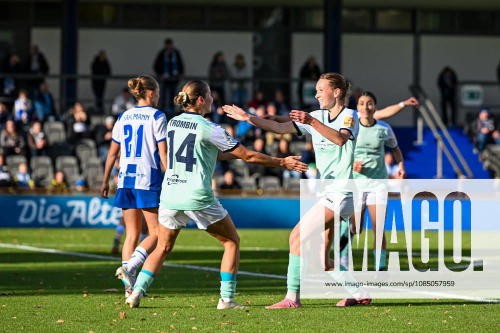 Soccer, Women s Bundesliga 2, 2026–2027, Matchday 10, Hertha BSC Berlin vs. SG 99 Andernach: Celebrations for goal scorer Ina Keller (Andernach) and assist provider Mia Trombin (Andernach) after the opening goal