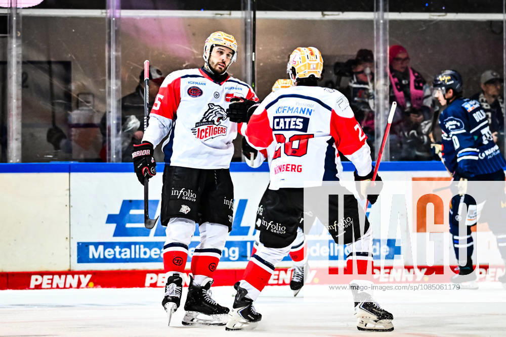 Goal celebration, cheers, joy for goal scorer Samuel Dove McFall of the Nuremberg Ice Tigers, 75 Jackson Cates of the Nuremberg Ice Tigers, 26, GER, Iserlohn Roosters vs. Nuremberg Ice Tigers, ice hockey, Penny DEL, Matchday 12, 2026–2027 season, October 25, 2026, GER, Iserlohn Roosters vs. Nuremberg Ice Tigers, ice hockey, Penny DEL, Matchday 12, 2026–2027 season, October 25, 2026, Iserlohn