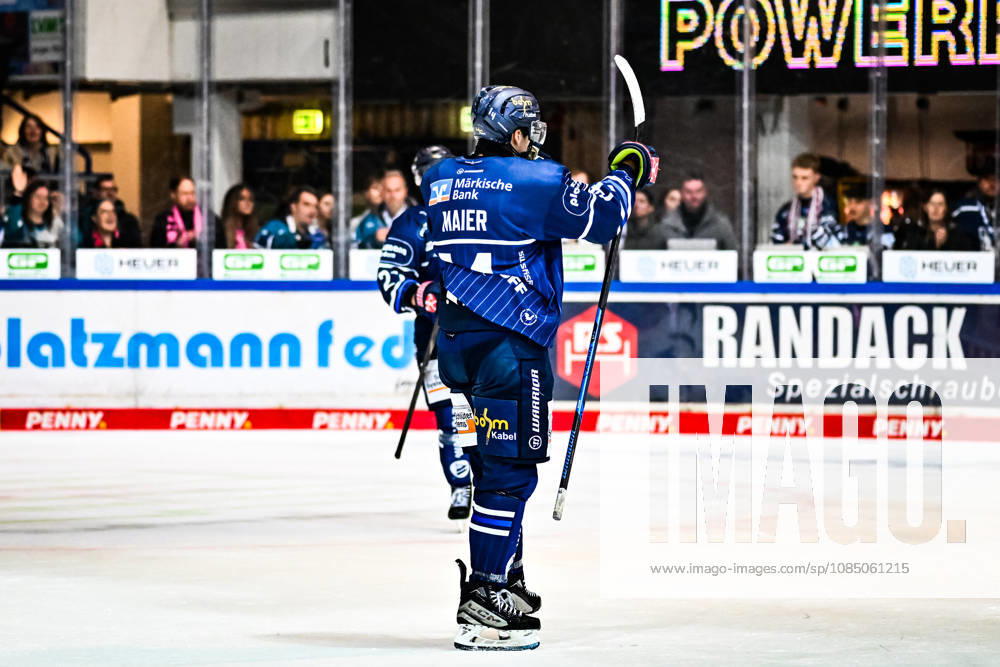 Goal celebration, cheers, joy from goal scorer Cole Maier, Iserlohn Roosters, 14, GER, Iserlohn Roosters vs. Nuremberg Ice Tigers, ice hockey, Penny DEL, Matchday 12, 2026–2027 season, October 25, 2026, GER, Iserlohn Roosters vs. Nuremberg Ice Tigers, Ice Hockey, Penny DEL, Matchday 12, 2026–2027 Season, October 25, 2026, Iserlohn