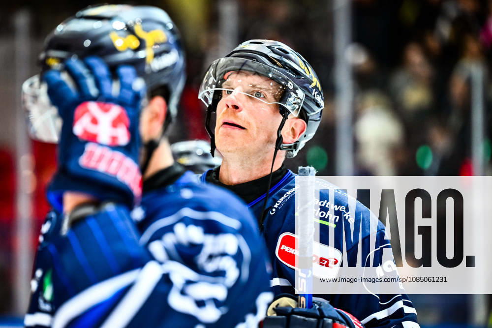 Disappointment among the Iserlohn Roosters players, Joonas Nättinen, Iserlohn Roosters, 15, GER, Iserlohn Roosters vs. Nuremberg Ice Tigers, Ice Hockey, Penny DEL, Matchday 12, 2026–2027 Season, October 25, 2026, GER, Iserlohn Roosters vs. Nuremberg Ice Tigers, Ice Hockey, Penny DEL, Matchday 12, 2026–2027 Season, October 25, 2026, Iserlohn