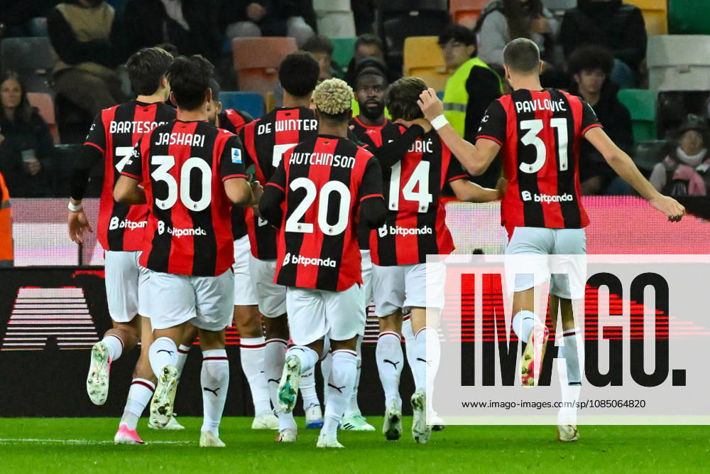 Milans Christian Pulisic (C) celebrates with his teammates after scoring a goal during the Italian Serie A soccer match between Udinese FC and AC Milan at the Bluenergy Stadium Stadio Friuli in Udine, Italy, 25 october 2026. ANSA . Serie A - Udinese Vs Milan - ZUMAa110 20261025_zaf_a110_038