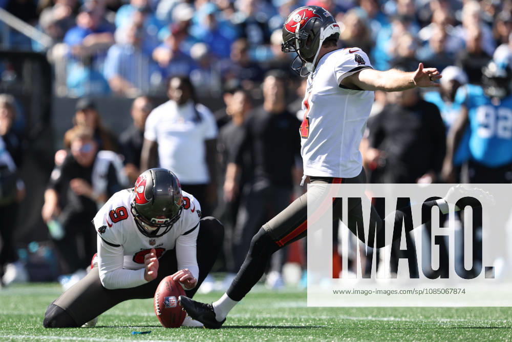 Oct 25, 2026; Charlotte, NC, USA; Tampa Bay Buccaneers place kicker Chase McLaughlin (4) makes a field goal during the game against the Carolina Panthers at Bank of America Stadium. Mandatory Credit: -Cal Media NFL, American Football Herren, USA 2026: Buccaneers Vs Panthers OCT 25 - ZUMAc04_ 20261025_zma_c04_084