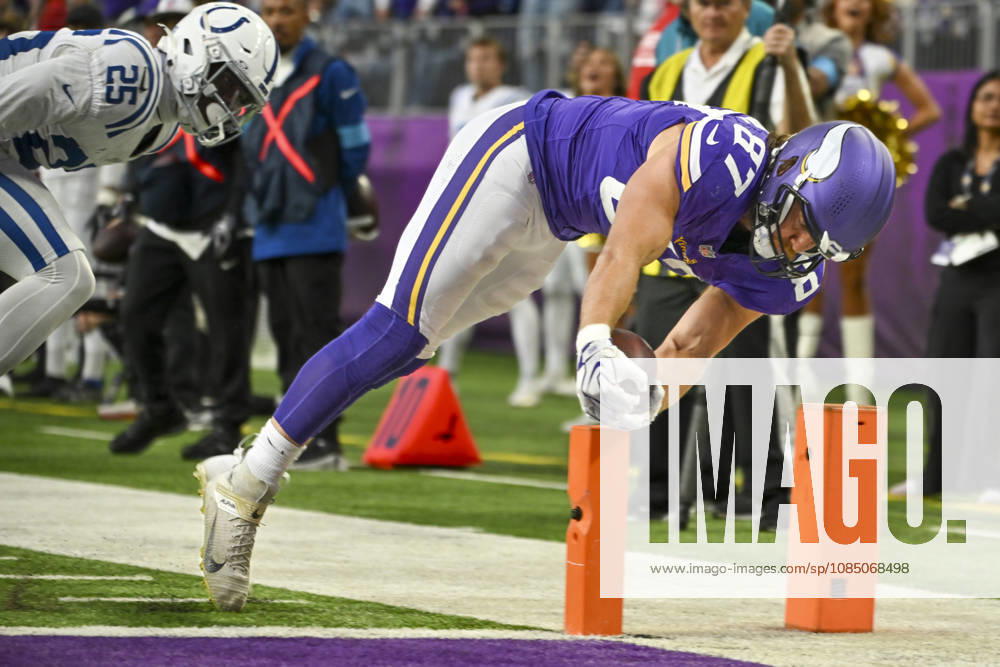 Minnesota Vikings tight end T.J. Hockenson (87) dives into the end zone for a touchdown against the Indianapolis Colts in the fourth quarter at U.S. Bank Stadium in Minneapolis, Minnesota on Sunday, October 25, 2026. Minnesota Vikings won 16-10. MIN20261025113 CRAIGxLASSIG