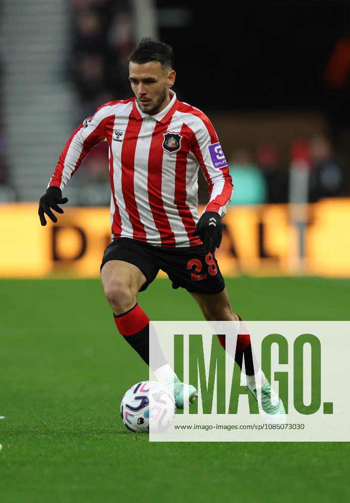 Sunderland, England, 25th October 2026. Enzo Le Fee of Sunderland during the Sunderland vs Leeds United Premier League match at the Stadium of Light, Sunderland. Picture credit should read: Nigel Roddis Sportimage . SPI_100_NR_SUND_LEED SPI-5102-0100