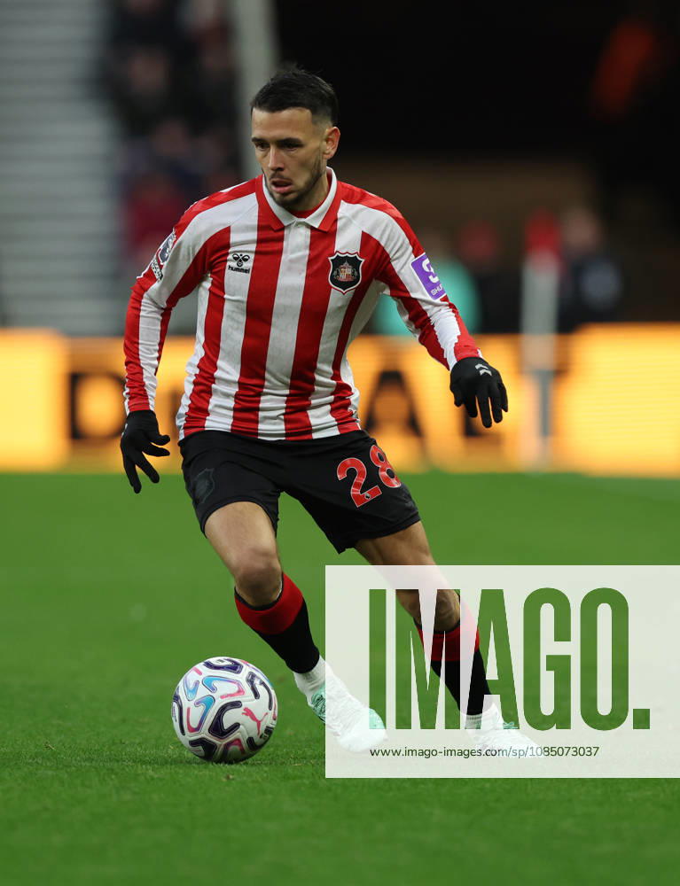Sunderland, England, 25th October 2026. Enzo Le Fee of Sunderland during the Sunderland vs Leeds United Premier League match at the Stadium of Light, Sunderland. Picture credit should read: Nigel Roddis Sportimage . SPI_102_NR_SUND_LEED SPI-5102-0102