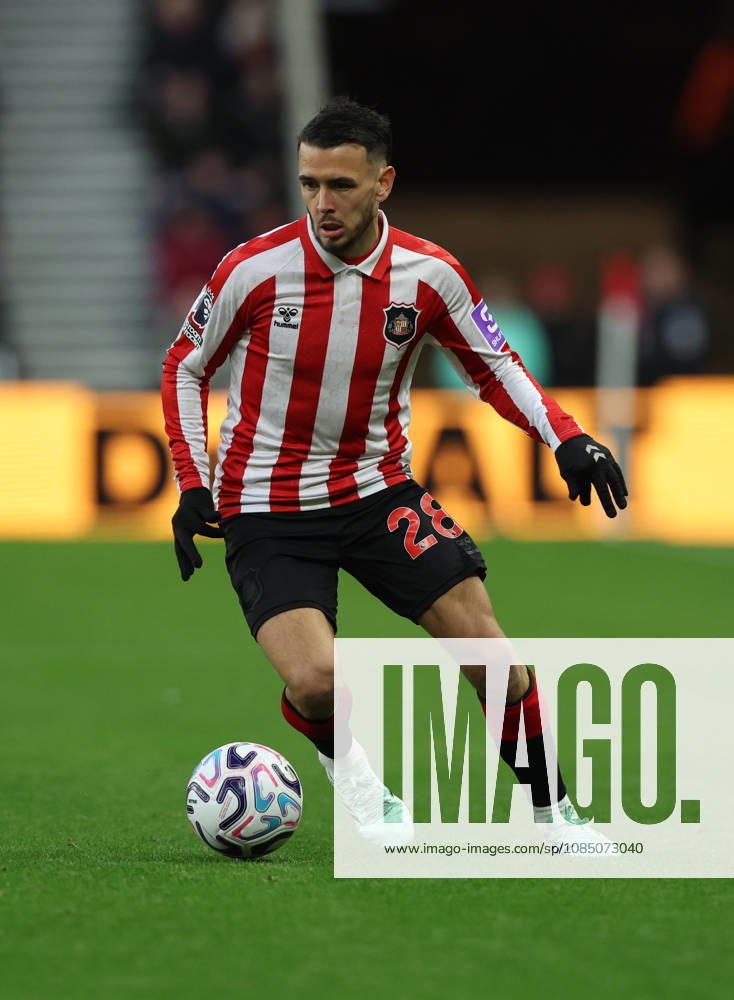 Sunderland, England, 25th October 2026. Enzo Le Fee of Sunderland during the Sunderland vs Leeds United Premier League match at the Stadium of Light, Sunderland. Picture credit should read: Nigel Roddis Sportimage . SPI_103_NR_SUND_LEED SPI-5102-0103
