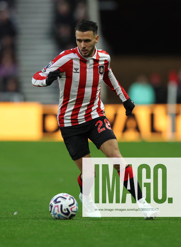 Sunderland, England, 25th October 2026. Enzo Le Fee of Sunderland during the Sunderland vs Leeds United Premier League match at the Stadium of Light, Sunderland. Picture credit should read: Nigel Roddis Sportimage . SPI_104_NR_SUND_LEED SPI-5102-0104