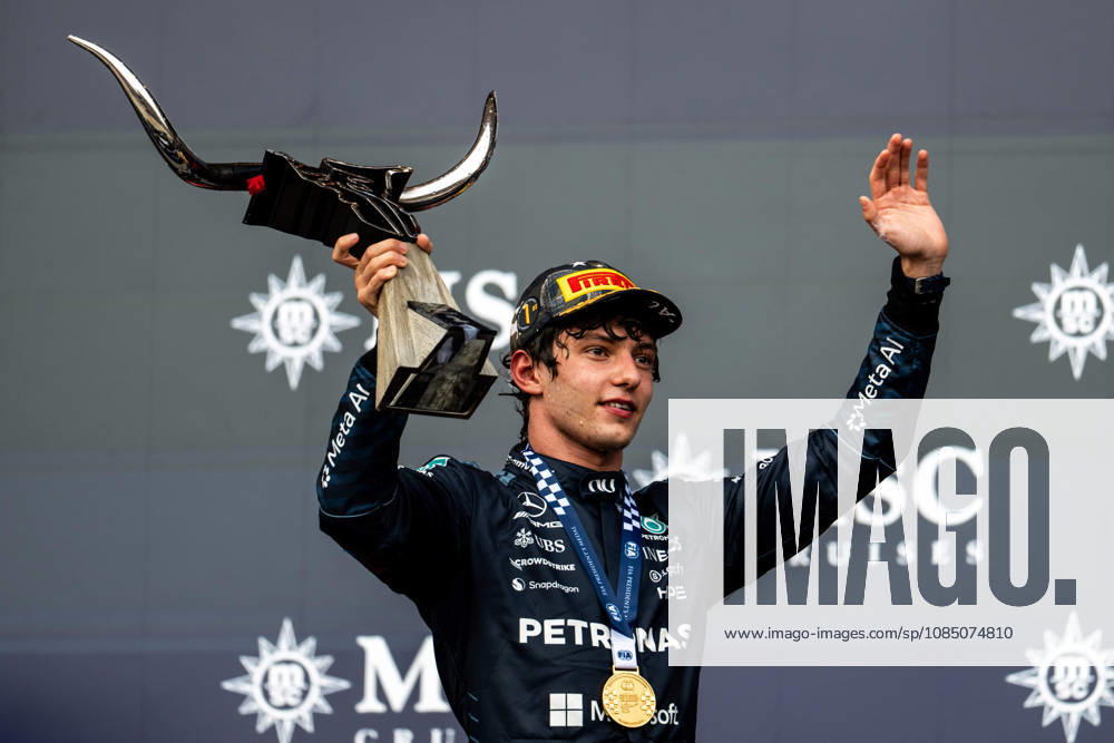 F1 - UNITED STATES GRAND PRIX 2026 KIMI ANTONELLI Andrea (ita), Mercedes AMG F1 Team W16, portrait podium during the 2026 Formula 1 United States Grand Prix, 18th round of the 2026 Formula One World Championship, WM, Weltmeisterschaft from October 23 to 25, 2026 on the Circuit of the America, in Austin, Texas, United States of America - AustinUnited States