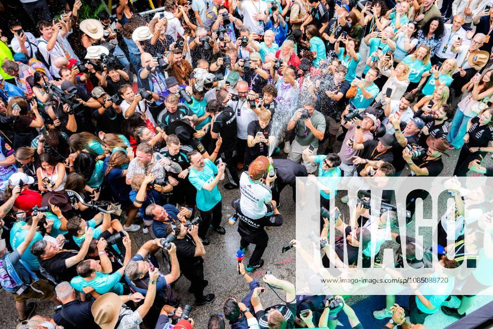 United States Grand Prix Podium - Austin ANDREA KIMI ANTONELLI 12 (ITA) of Mercedes-AMG PETRONAS Formula One Team (Mercedes-AMG F1 W17) celebrating his win with the Mercedes Team and a lot of media in the Paddock on Sunday during the Formula 1 United States Grand Prix 2026 at Circuit of The Americas in Austin, Texas, United States, on October 25, 2026. Photo by Antoine LAPEYRE Reveries Agency ABACAPRESS.COM