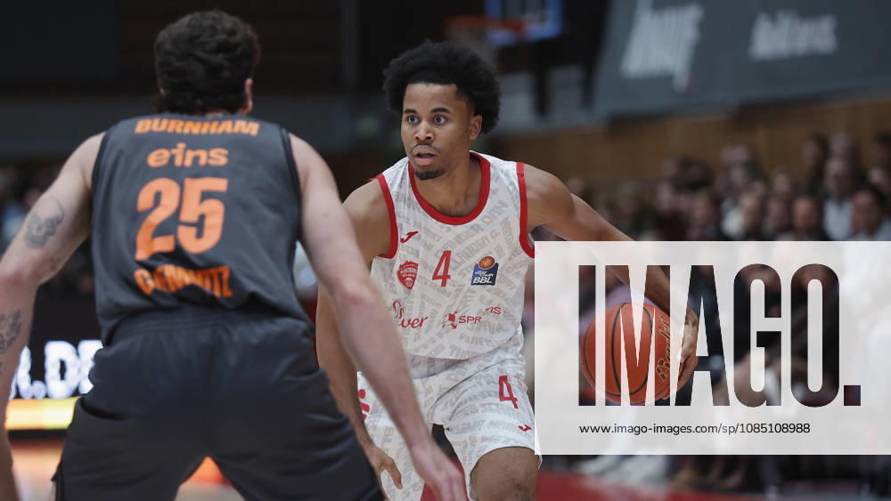 Pictured from left: Ben Burnham of the NINERS Chemnitz, 25, against Sam Griffin of the Würzburg Baskets, 4, with the ball, October 26, 2026,Fitness First Würzburg Baskets vs. NINERS Chemnitz, easyCredit BBL, Matchday 6, Germany, 97072, tectake Arena Würzburg,