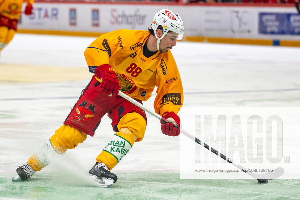 NL: Lausanne HC - SCL Tigers 27.10.2026, Lausanne, Vaudoise Arena, NL: Lausanne HC - SCL Tigers. Jà rà me Bachofner (88, SCL Tigers) during the 2026-2027 Swiss National League Ice hockey, Eishockey game between Lausanne HC and SCL Tigers the Tuesday 27.10.2026 at the Vaudoise Arena in Lausanne, Switzerland. Lausanne Vaudoise Arena Vaud Switzerland