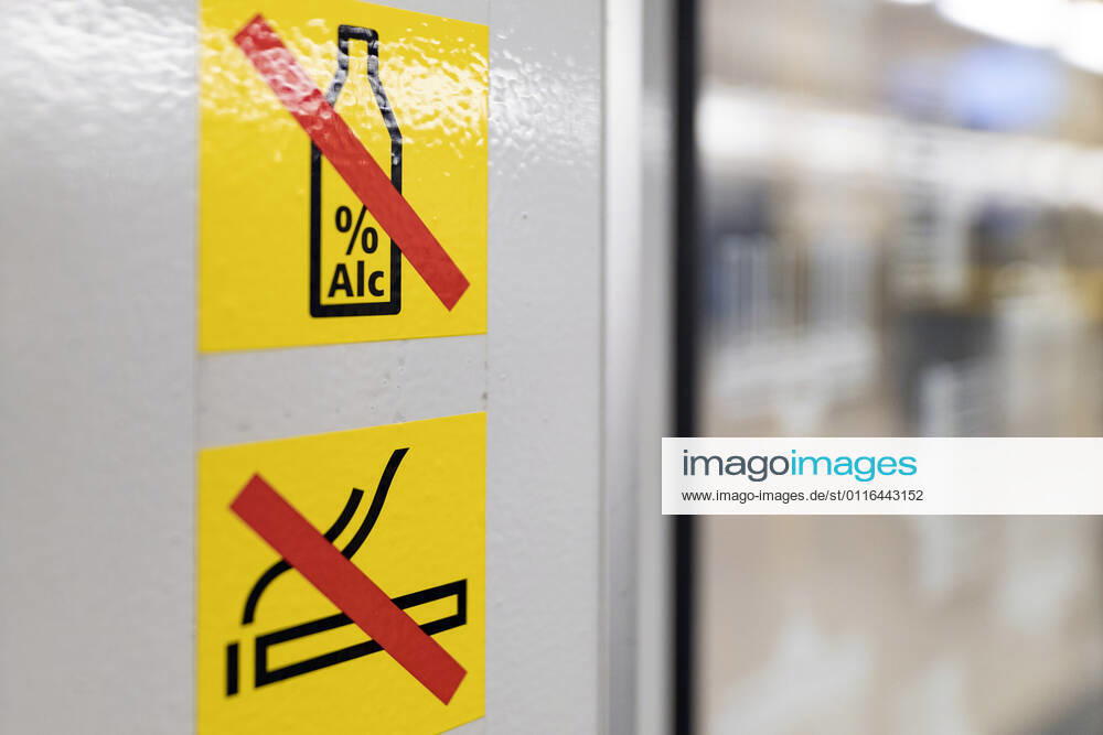 Pictograms in Berlins underground railway, which passengers can use to read the house rules, such as a ban on alcohol, a ban on smoking, a muzzle requirement for dogs or a ban on eating open food and drinks Topic image, symbol image Berlin, 06 04 2021 Foto:xC.xFuturexImage